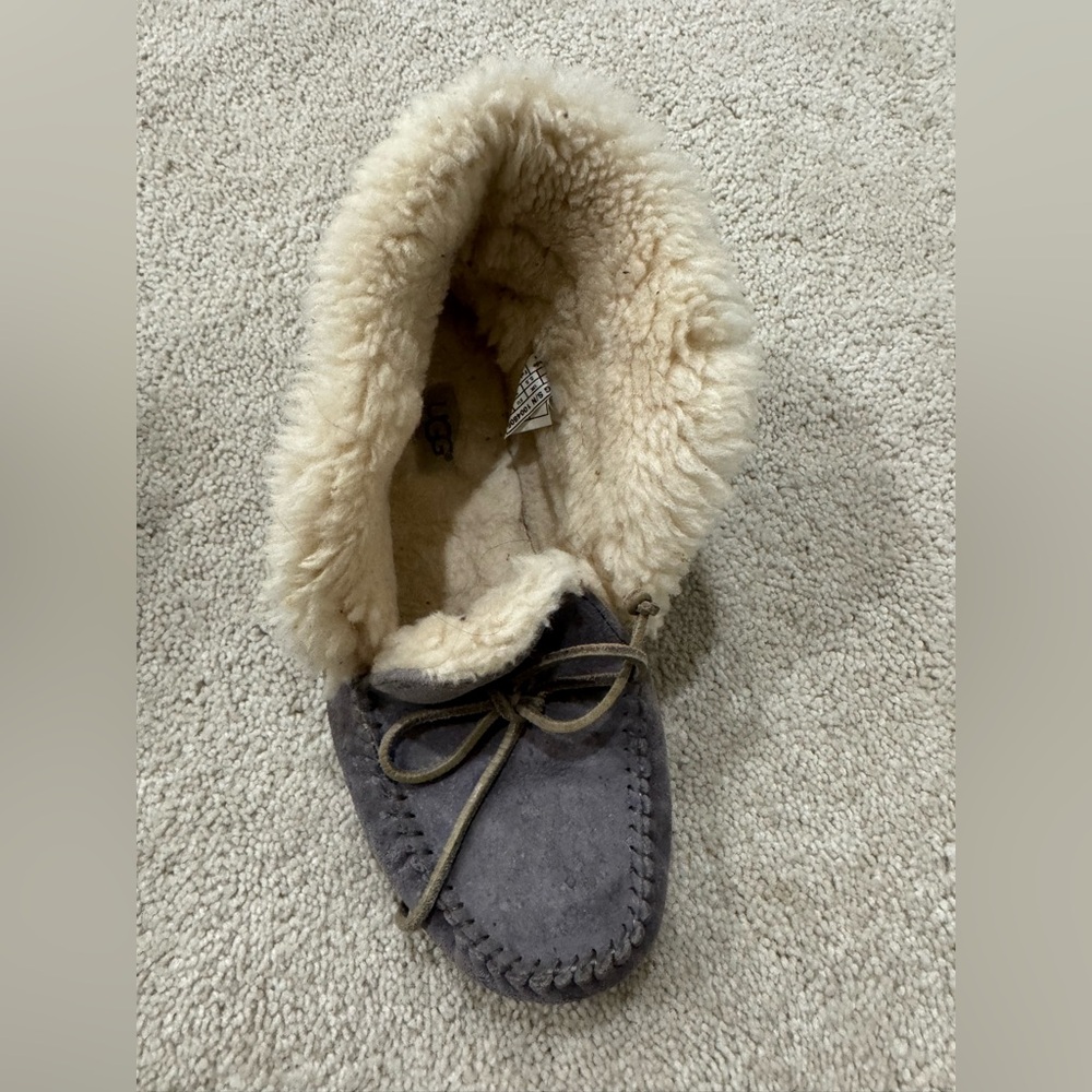 UGG Gray and Cream Sheepskin Slippers. Size 7, gently worn